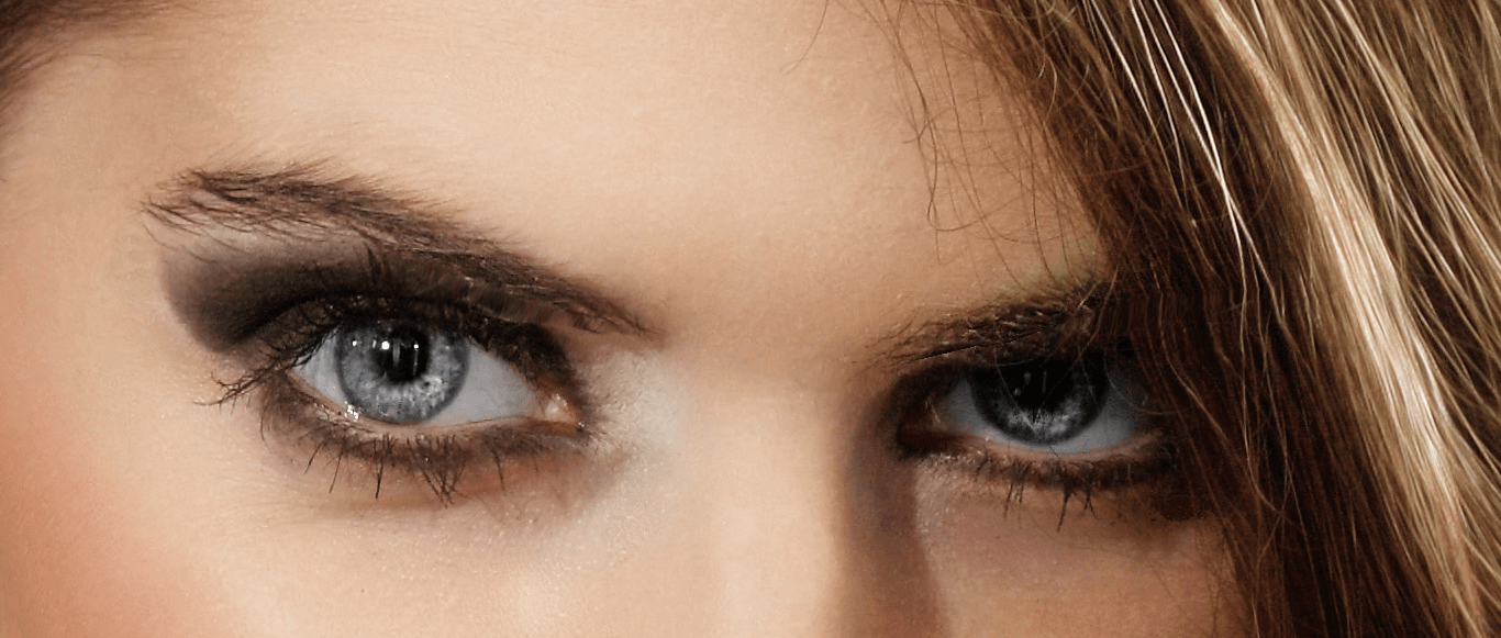 Natürliches Augen-Make-up Nahaufnahme